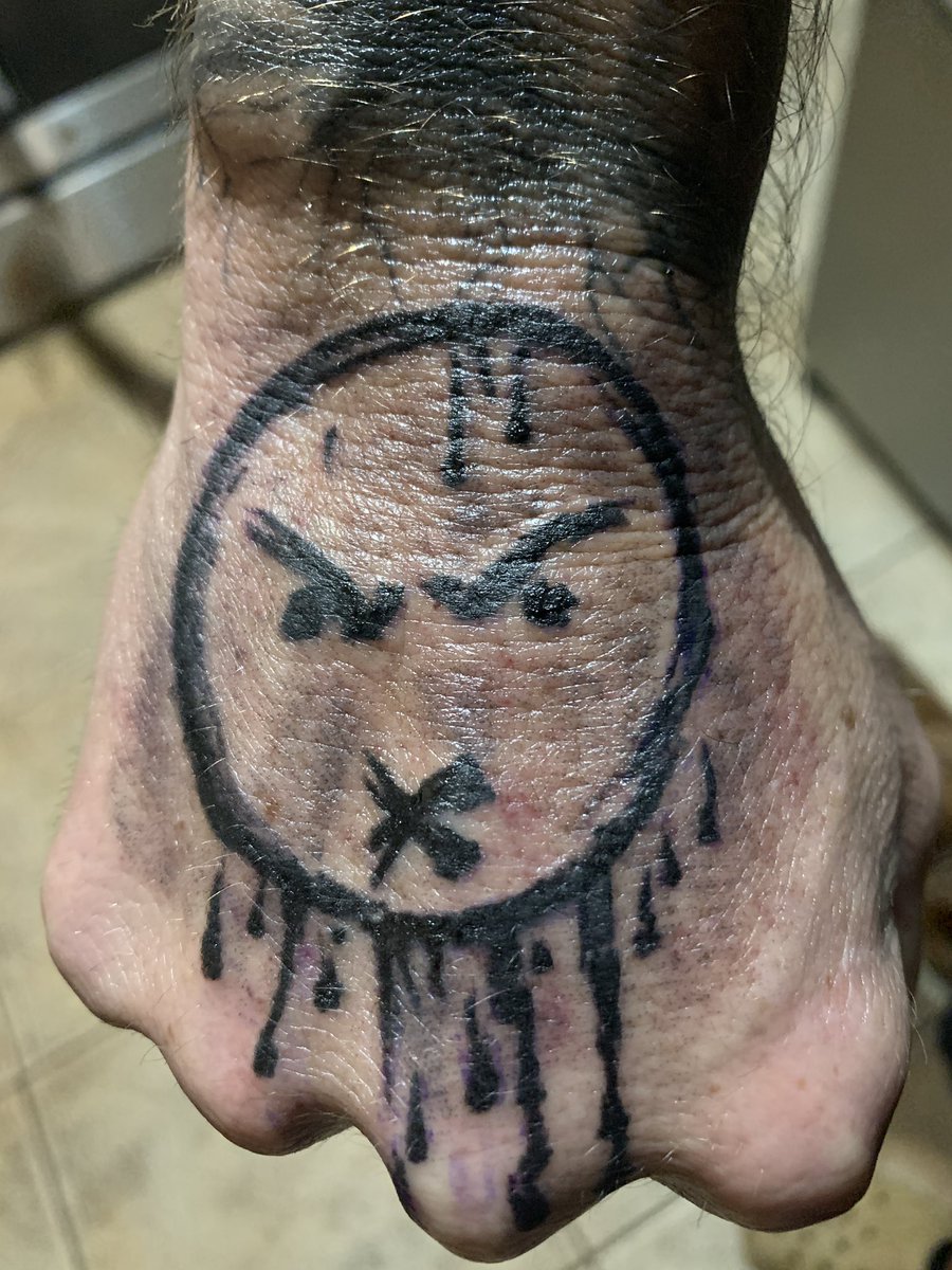 Tickledwarf's tweet photo. Skank Hand 
@luisjgomez @LegionOfSkanks https://t.co/F4FZIPSCZA
