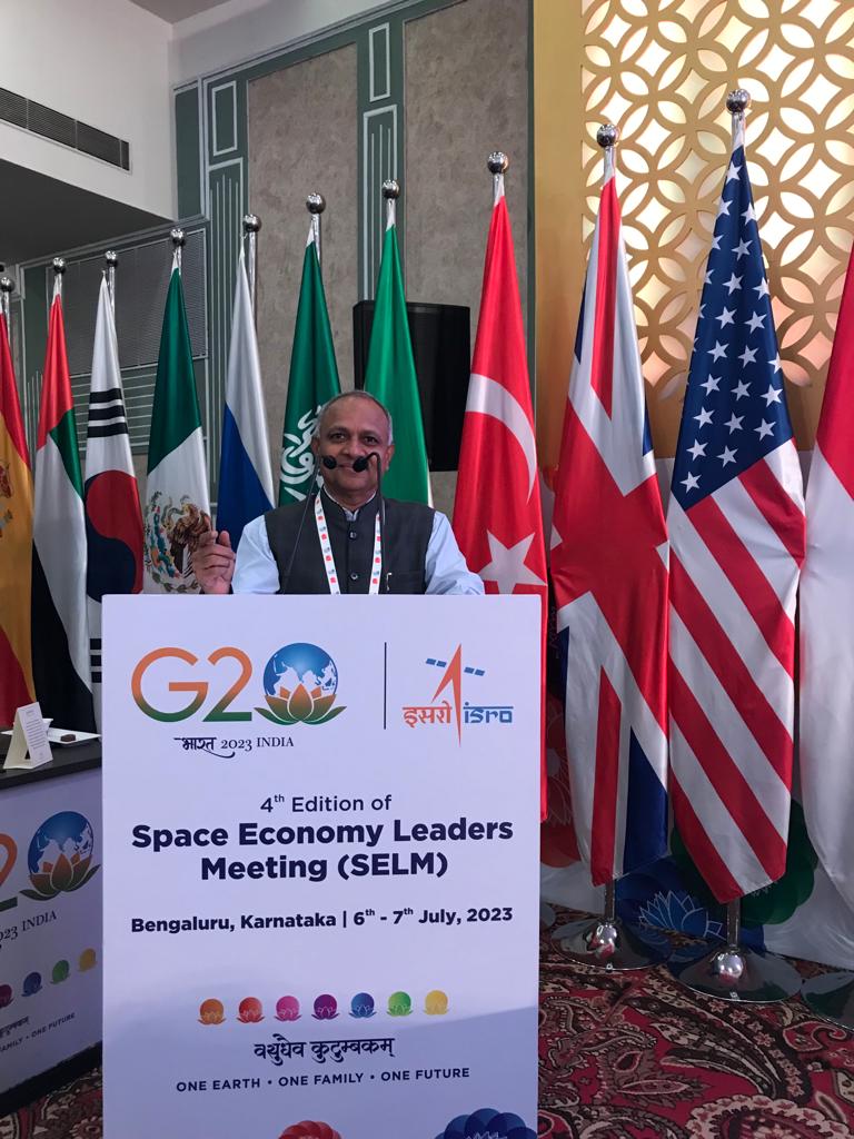Astrome Technologies (@astrometech) on Twitter photo 🚀 Exciting News! Our President <a href="/venkate23736375/">venkatesh kumaran (Venki)</a> attended the G20 Space Economy Leaders Summit in Bangalore.🌌 Astrome is a trailblazer in the aerospace industry, redefining connectivity and mission efficiency through cutting-edge solution. 🛰️ #Astrome #G20India #ISRO #SpaceTech 🚀 Exciting News! Our President <a href="/venkate23736375/">venkatesh kumaran (Venki)</a> attended the G20 Space Economy Leaders Summit in Bangalore.🌌 Astrome is a trailblazer in the aerospace industry, redefining connectivity and mission efficiency through cutting-edge solution. 🛰️ #Astrome #G20India #ISRO #SpaceTech
