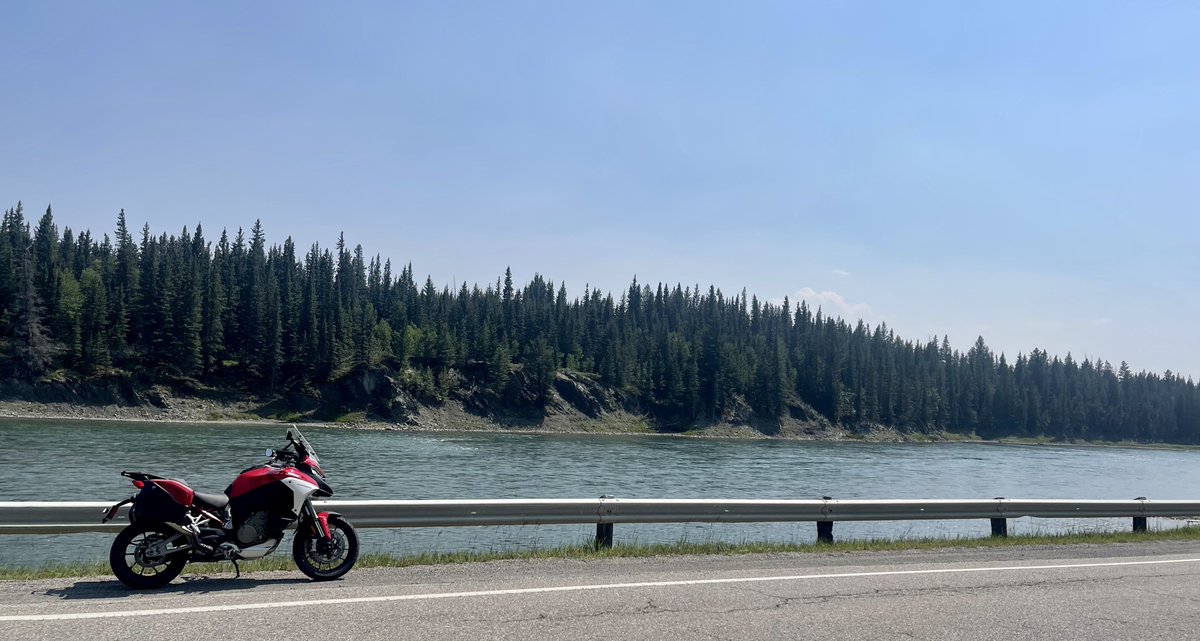 akojiusman's tweet photo. Just because I need ya’ll  to see this beauty 🏔️ 🌊 https://t.co/8npZ0BXywU
