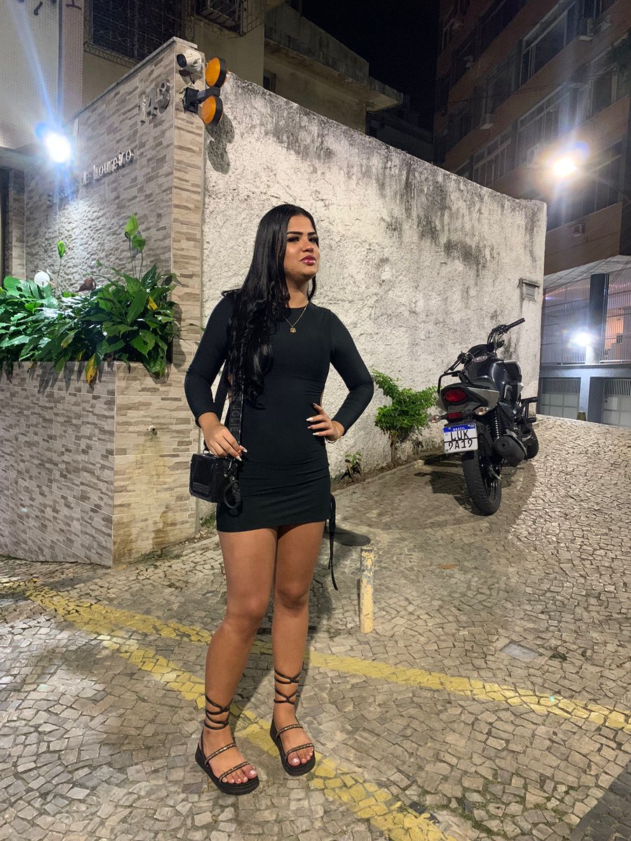 Oops_Esther2's tweet photo. tipo vinho melhoro com o tempo.✨️ https://t.co/KyU5dP9dv1