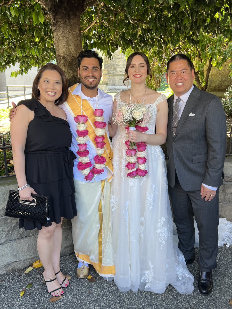 CanuckClay's tweet photo. It’s an honour to share our wedding anniversary with such a beautiful and faithful couple.

Congratulations @bdozenfurtado and Elena. May God bless you and protect you!

#marriage #primaryvocation #anniversary https://t.co/QchQGpOCxu