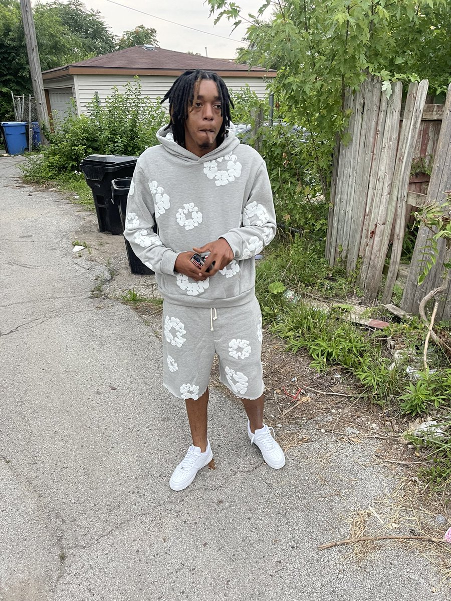GSwervoooo's tweet photo. This $h!t Ain’t For The Weak Man🙅🏽‍♂️ I’m Ballin All Year Around These N!ggaszzz Just Weekend👎🏽 Rocking Denim Tears😪 These For The Rich Kids Smoking On🔝🙊 Smellin Like NeyMAR Walking Thru Neimans🪙 HAPPYBAGGDAY TO ME #2KOBE4 YEAR 🩶🩶🩶🩶  #LLBABYBOYCAM #LLBABY4 #LL60MOE ❤️‍🩹 https://t.co/Cd3gHXsYwp