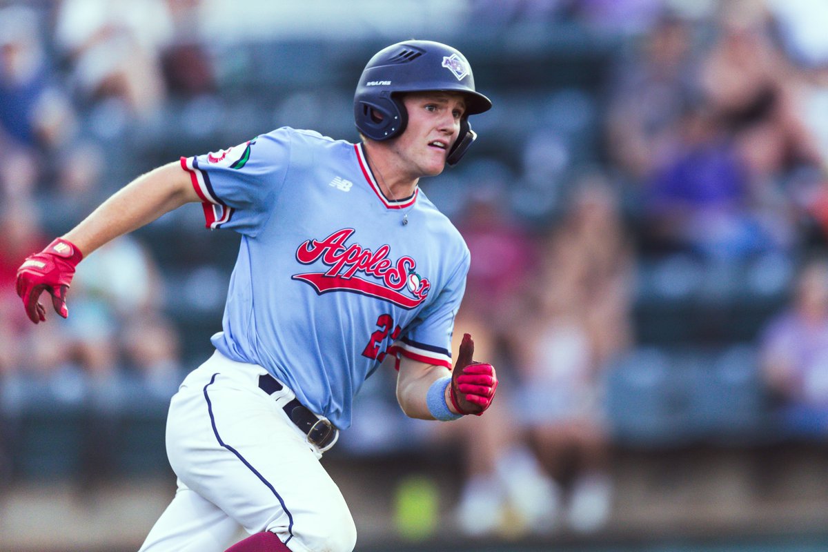 Mason Strong doubles for a fourth consecutive game to open up the sixth and scores on a sacrifice bunt and a balk to tie this game up. 1-1 going to the seventh. #SoxAreHot