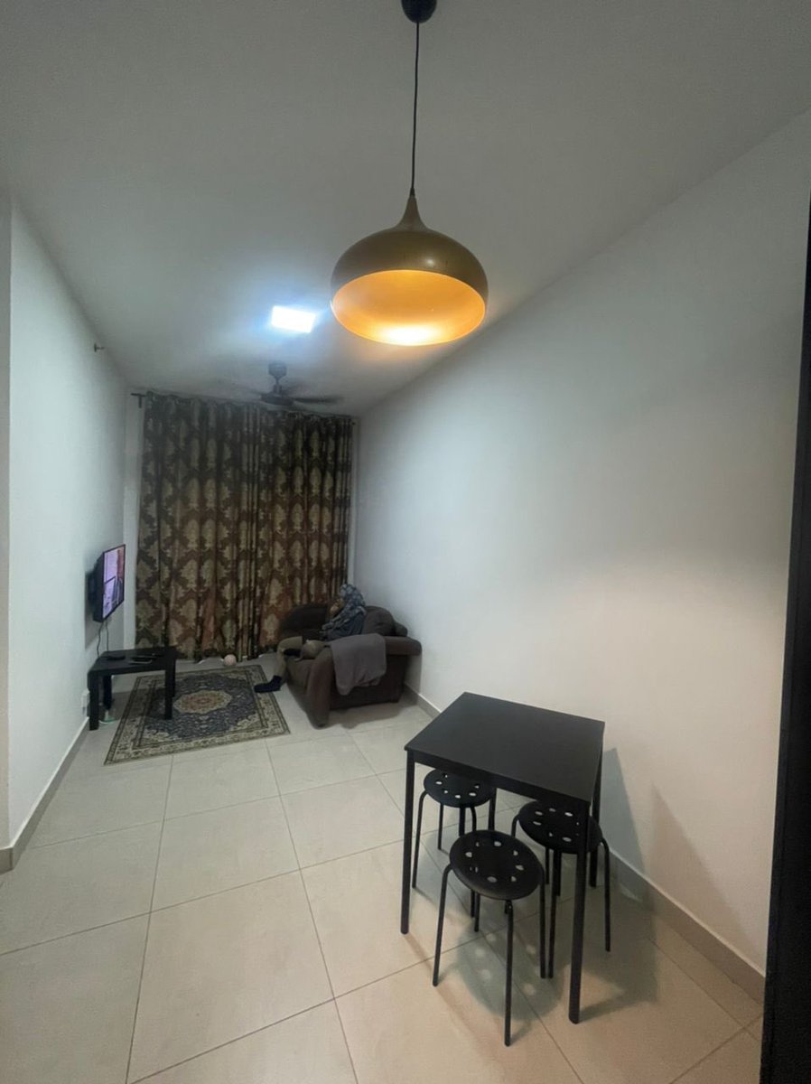 Shazapen's tweet photo. RUMAH UNTUK DISEWA .. 1500/month can nego ..  pm saya jika berminat dan mohon sebarkn ya kemasukan august https://t.co/L3GwIO1PNv