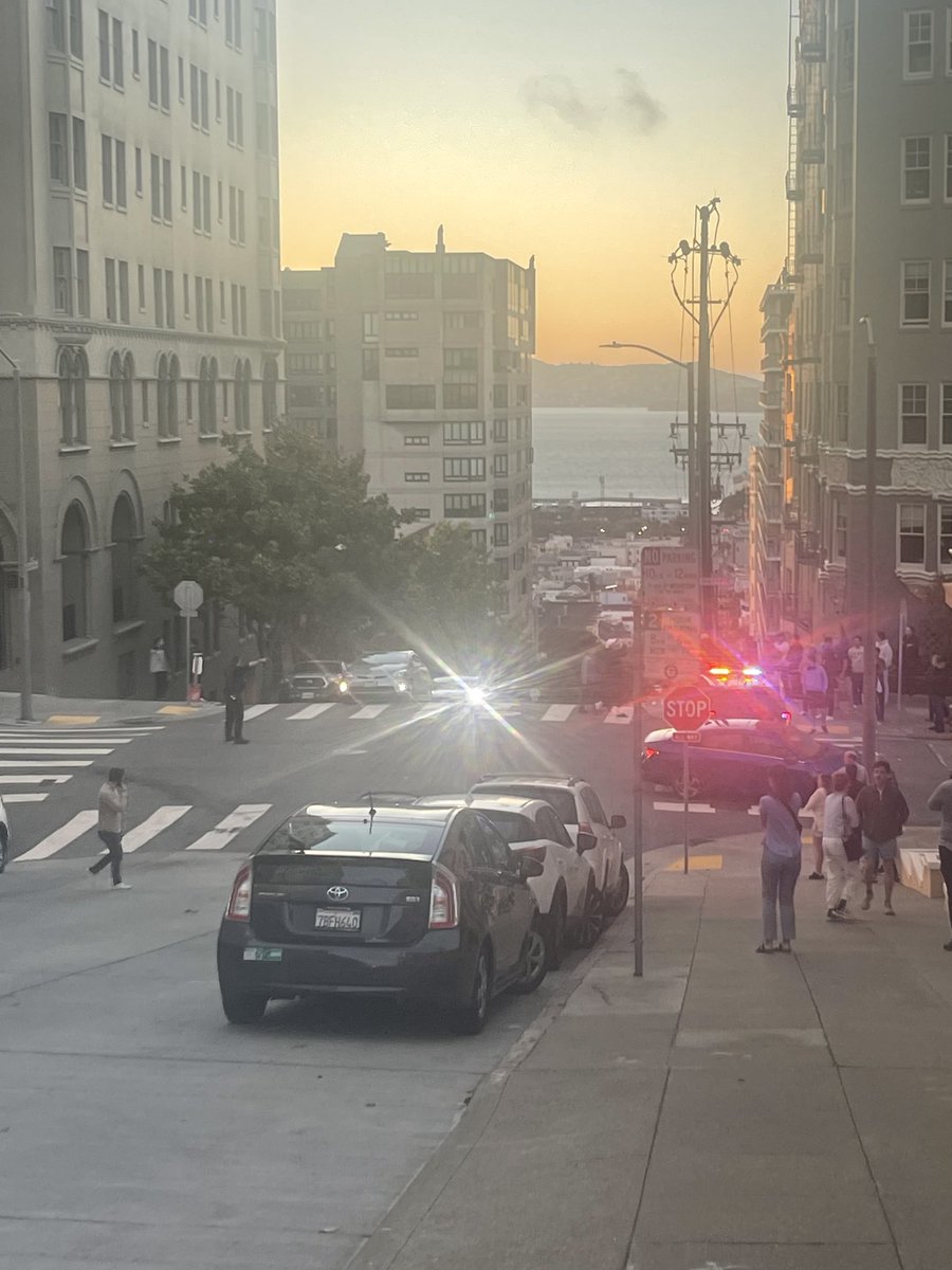 Explosion in SF, Laguna and Pacific. PAC heights. Looks like transformer