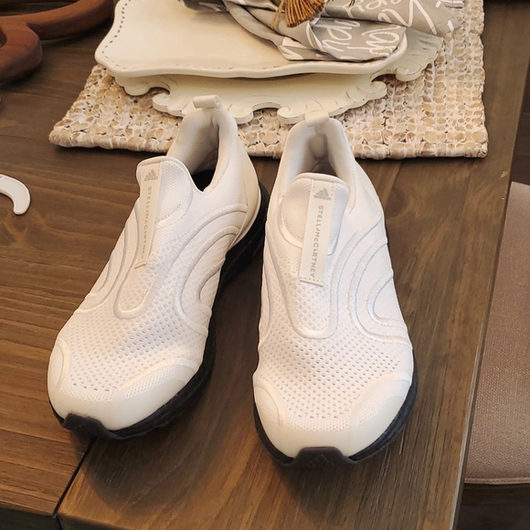 MrGuyFace's tweet photo. So good I had to share! Check out all the items I'm loving on @Poshmarkapp #poshmark #fashion #style #shopmycloset #zenden #adidasbystellamccartney: https://t.co/cusd3HiHTA https://t.co/BSIM0IEfVo