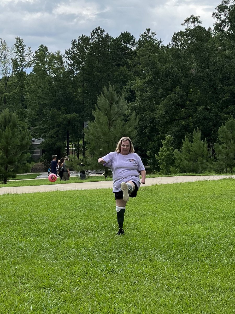 SteeleKimQuad's tweet photo. @SKECHERSUSA love the new slide in shoes! This is a huge game changer for those of living with limb loss! Use an amputee for your commercials! #quadamputee #disabilityinclusion #amputeemodel #advocate #inspiretoelevate #wemattertoo #amputeeadvocate #septicshocksurvivor https://t.co/mTcxrUEQRC