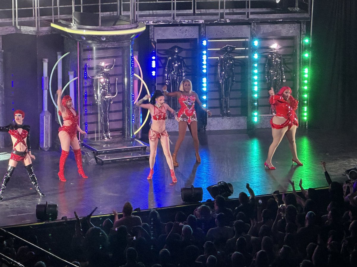 TheMrBerryhill's tweet photo. @AsiaOharaLand @LaganjaEstranja @DeJaSkye @LadyCamden @hereisbosco THANK YOU so much for coming to Tulsa! #Werqtheworld #DragRace https://t.co/uJEf7LFRFU
