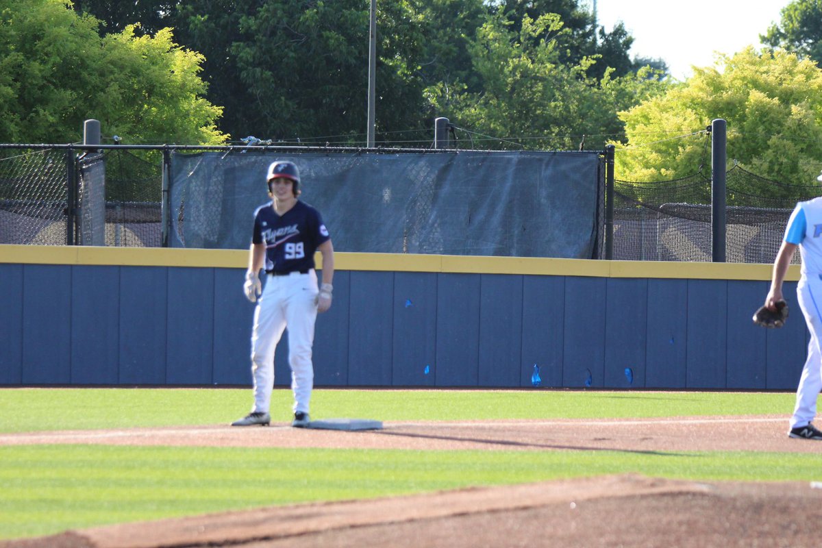 Max Brown (2024, 3B/OF) goes 2-4 on the night with an RBI, including a TRIPLE smoked into the gap in the first inning to get #FlyersFamily going.