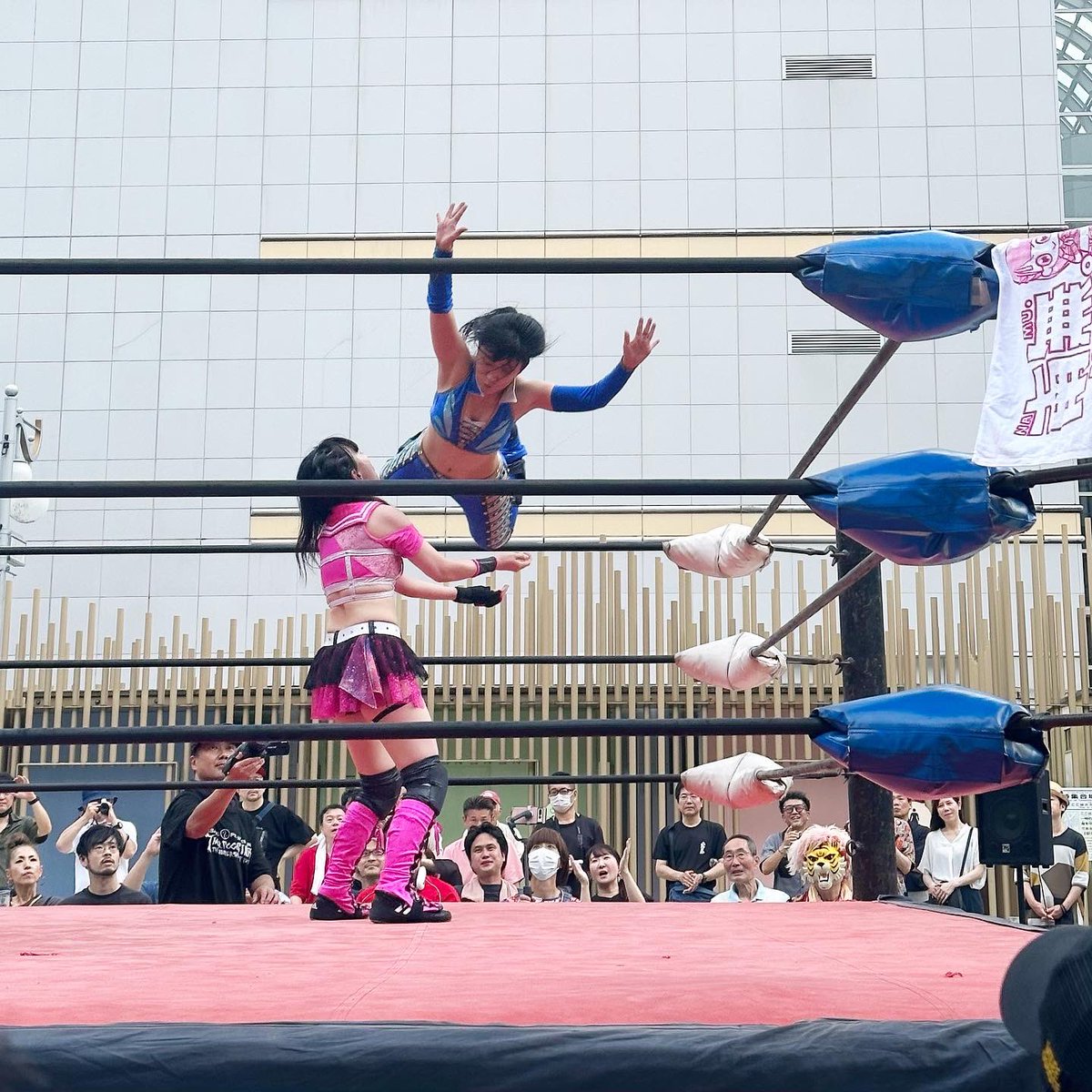 objectiboo's tweet photo. #新宿バトルエイド に行ってきました🤼

お馴染みのシクレベ勢から初めて観る選手やすごく久しぶりに観る選手までいて、超濃厚な4試合で楽しかったぁ🙌🏻
入場無料とは思えない内容の大会で大満足🙌🏻🙌🏻🙌🏻
⁡
この暑さだと #通せるクージー 無しの外飲みは考えられない🫠

#pw_secretbase
#バトルエイド https://t.co/nq5qf77rSC