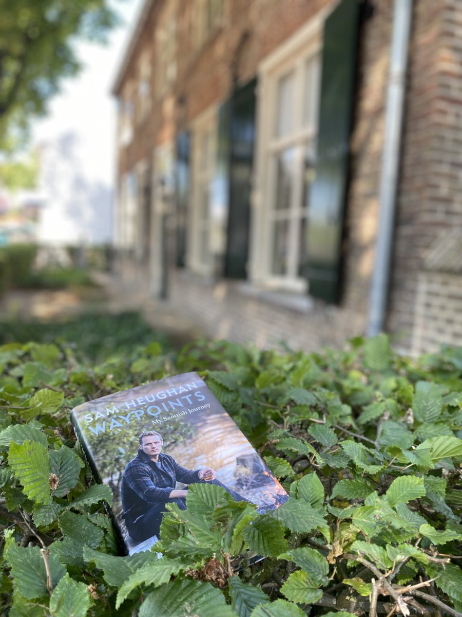 OurWaypoints's tweet photo. "I took the #Waypoints book to Nuenen, visiting many Van Gogh monuments there. Nuenen was a waypoint for Vincent as it is for me."
Beautiful words by @DorineSaes.
She visited the watermill, the church, Van Gogh's home, the wheat fields &amp; the windmill he often painted.
So sparkly! https://t.co/oPKEWaKGDr
