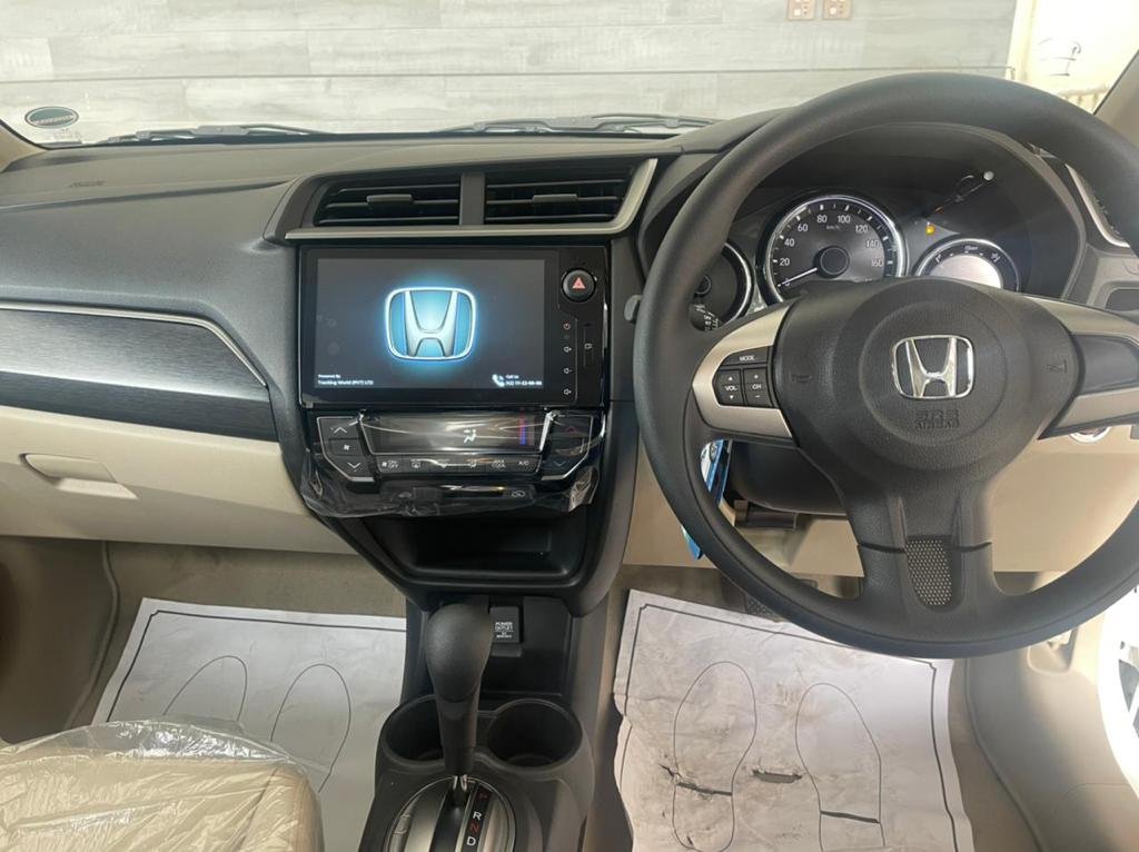 AutoDealspk_'s tweet photo. Honda BR-V i-VTEC S 
See More: https://t.co/LXkAbT4G6x
Model 2023
Location: Lahore https://t.co/otTKOF6bQg