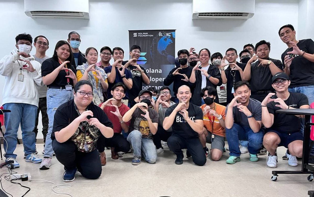 eazyfonzy's tweet image. Day 2 of @solana Developers Bootcamp by @theblokcgroup sponsored by @SolanaFndn and hosted by @MapuaUniv!

#Solana #SolanaDevelopers #SolanaDevelopersBootcamp #SolanaFoundation #TheBLOKC