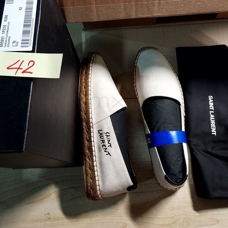 mxib____'s tweet photo. อัพเดทรองเท้า saint laurent เข้าโกดังคับ ส่งกลับรอบ 09/07 #mxibupdate https://t.co/r0prXwPJcP