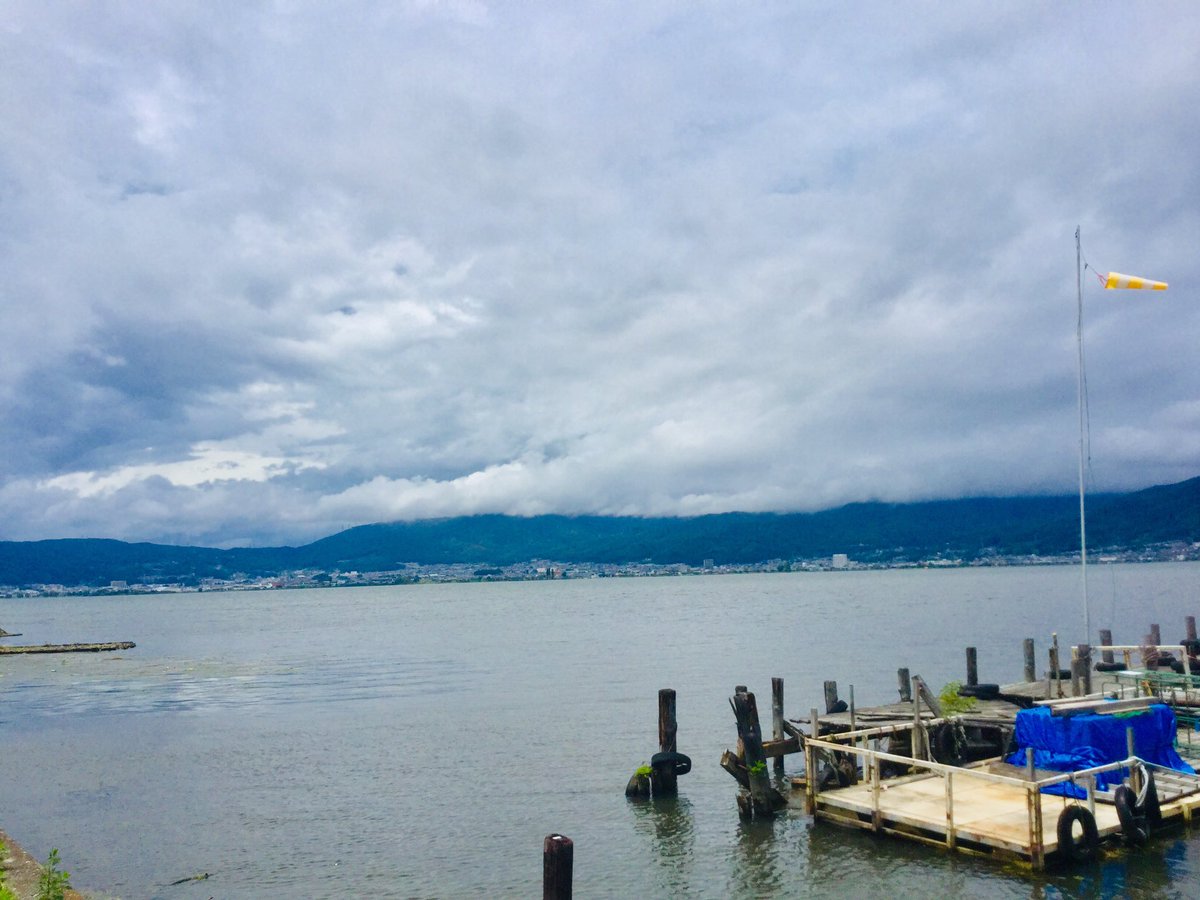 グズグズと蒸し暑い日曜日の信州諏訪です。
高校野球の長野県大会も始まりましたので、梅雨明けも近いだろうとの思いが増してきます。