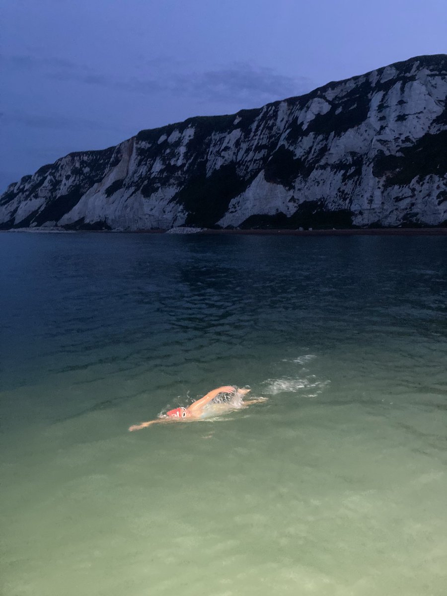 Saleema Adamson has started her English Channel solo swim from Samphire Hoe. Excellent sea conditions and a good forecast. Set off in a solid rhythm breathing bilaterally. Alongside Viking Princess II. <a href="/RedTopSwim/">RedTopSwim</a> <a href="/CSAswimmers/">Channel Swimming Association</a> <a href="/multisportnut/">Multisport Nutrition</a>