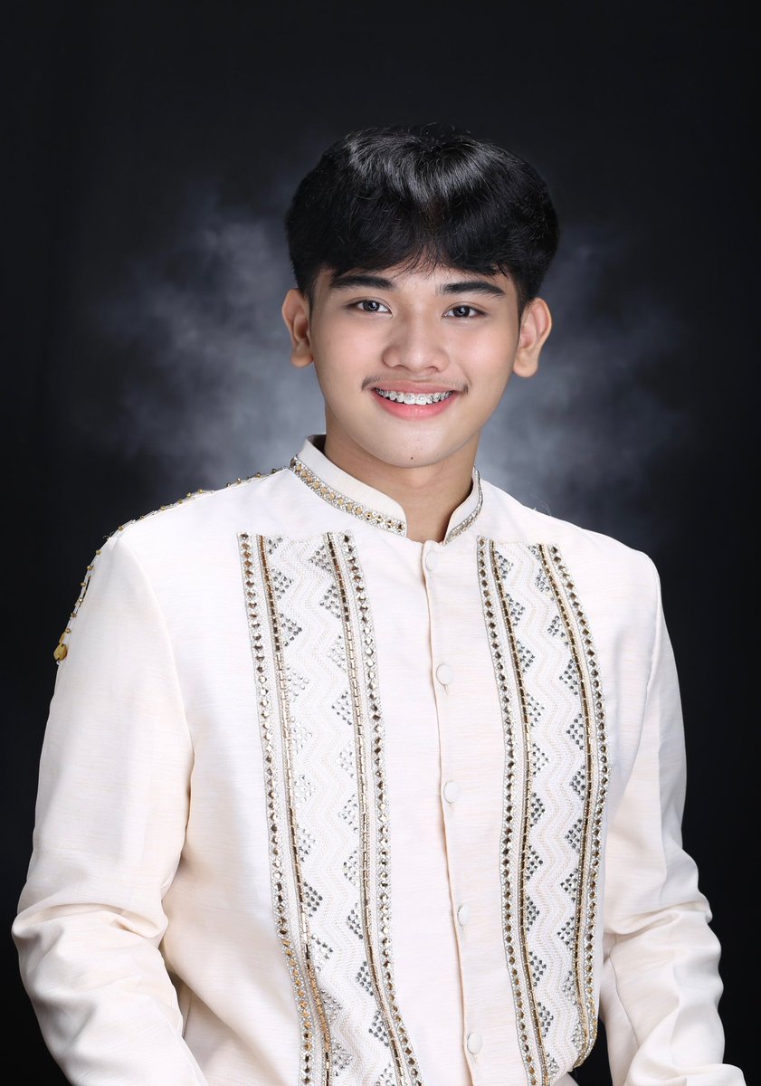 AronJunelle's tweet photo. He believed he could, so he did. 🎓

Aron, Junelle Revilla ✨👨‍🎓
Bachelor of Science in Tourism Management. https://t.co/OeUr26Q3lT
