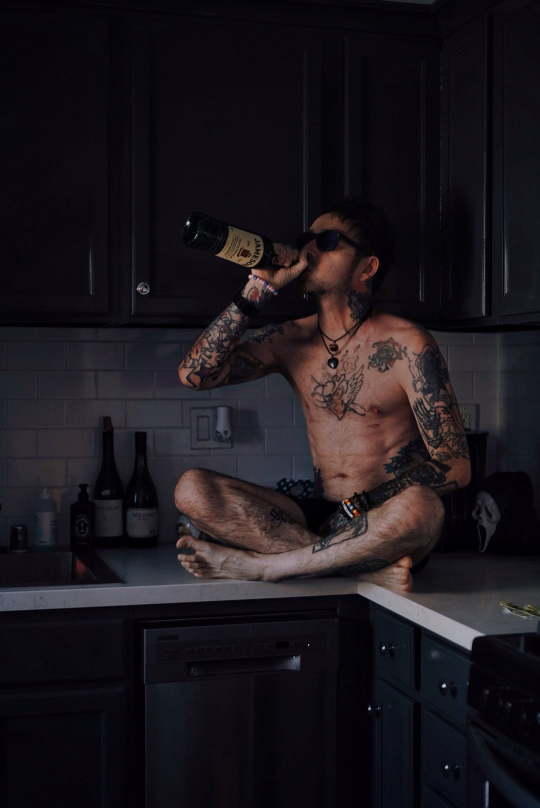 1 pic. Grab a drink with me? https://t.co/3xDqJe3K6Z