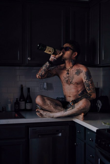 Grab a drink with me? https://t.co/3xDqJe3K6Z<a href="/tag/spidermanremastered"class="tags"><span>#spidermanremastered</span></a>