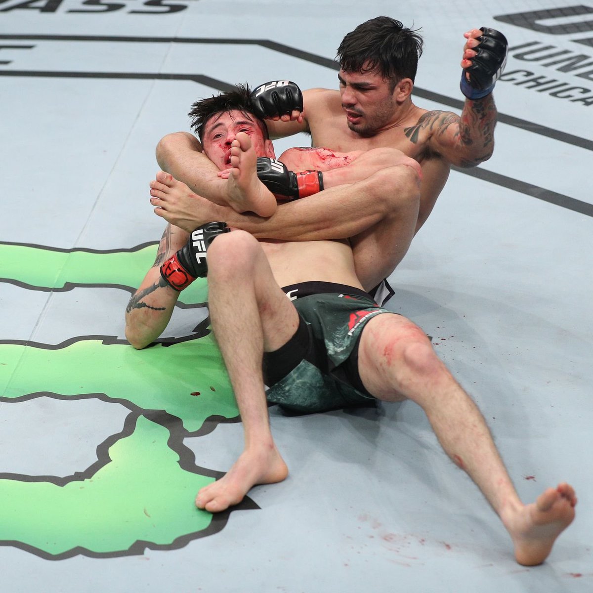Ryan_Oseris's tweet photo. Pantoja is just Moreno's Alex Pereria lol #UFC290 https://t.co/LoezKDxkR9