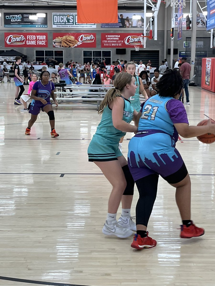 naadeuhh's tweet photo. Fieldhouse USA 📍 https://t.co/s2T7wctgCb
