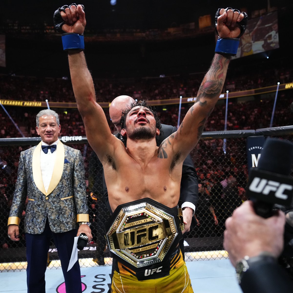 ufc's tweet photo. On top of the world! 👑🇧🇷 #UFC290 https://t.co/4EzDNAxkBc
