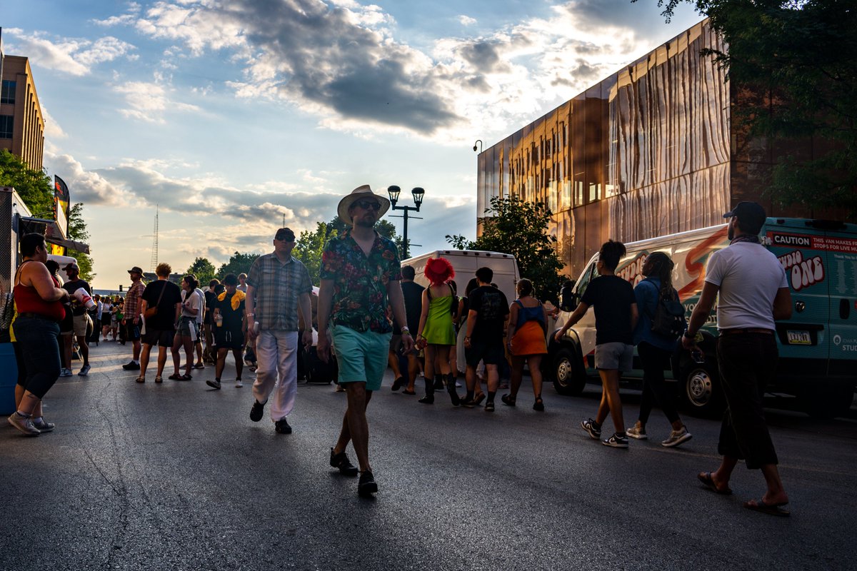 lilyas53's tweet image. day two of 80/35, the final year in western gateway park, for @DMRegister 💃🎤🤩 gallery: desmoinesregister.com/picture-galler…