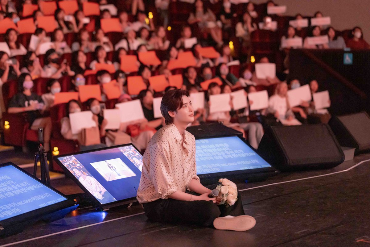 applewood_kr's tweet photo. LEE JONG SUK 2023 FANMEETING TOUR <Dear. My With> in TAIPEI

Thank you TAIPEI🧡

#LEEJONGSUK #이종석 #李鐘碩 #팬미팅 #FANMEETING #Dear_My_With #APPLEWOOD #APPLEWOODTW https://t.co/h0Dj8fCIfv