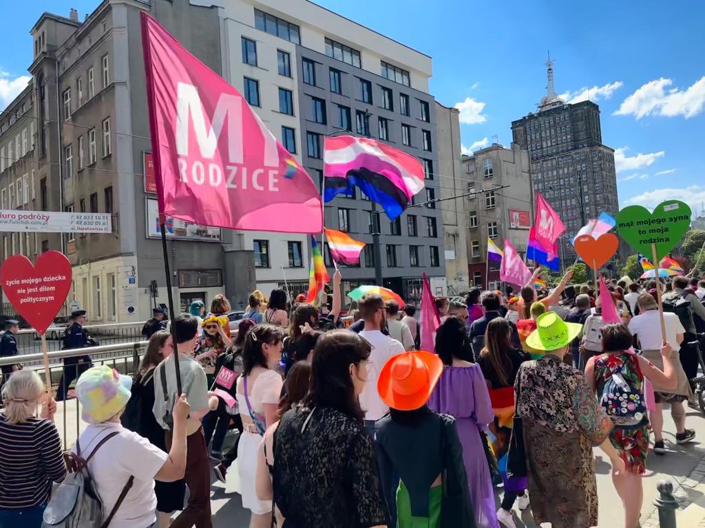 Tak było na Marszu w Opolu. Gorąco i tęczowo ❤️🧡💛💚💙💜. Janusza nie było 🤔