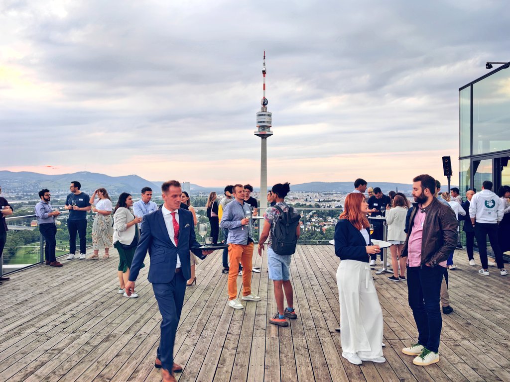 FkrutceCom's tweet photo. Pitch Night
#ViennaUP23
Wolke 21
Vienna
Austria 🇦🇹
Re:lations
@TheReviewPL 🇵🇱
@agrodox 🇭🇷 https://t.co/GfMJl6dgrU