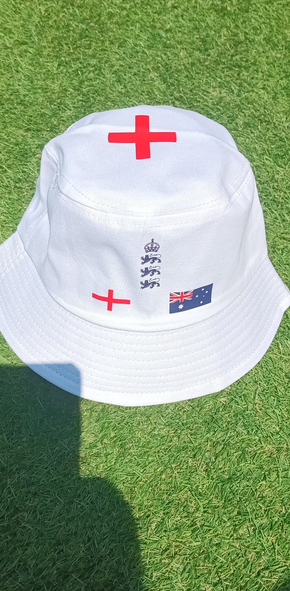 footyvests's tweet photo. First person seen wearing this bucket hat at Old Trafford 🏏 will get a free pint.  Free UK delivery.  Click the link to purchase #Ashes2023 #Ashes23 https://t.co/0QMaPJFQ5E https://t.co/WrcmmvacjZ