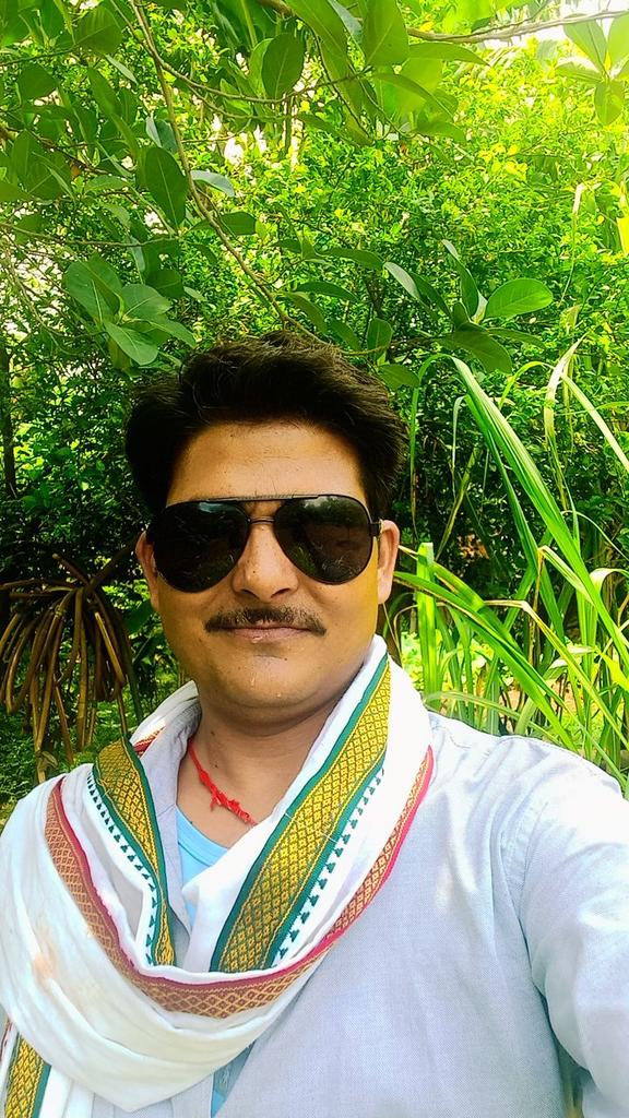 Snapchat पर मुझे जोड़ें! यूज़रनेम: astha_rajpo9351 snapchat.com/add/astha_rajp…