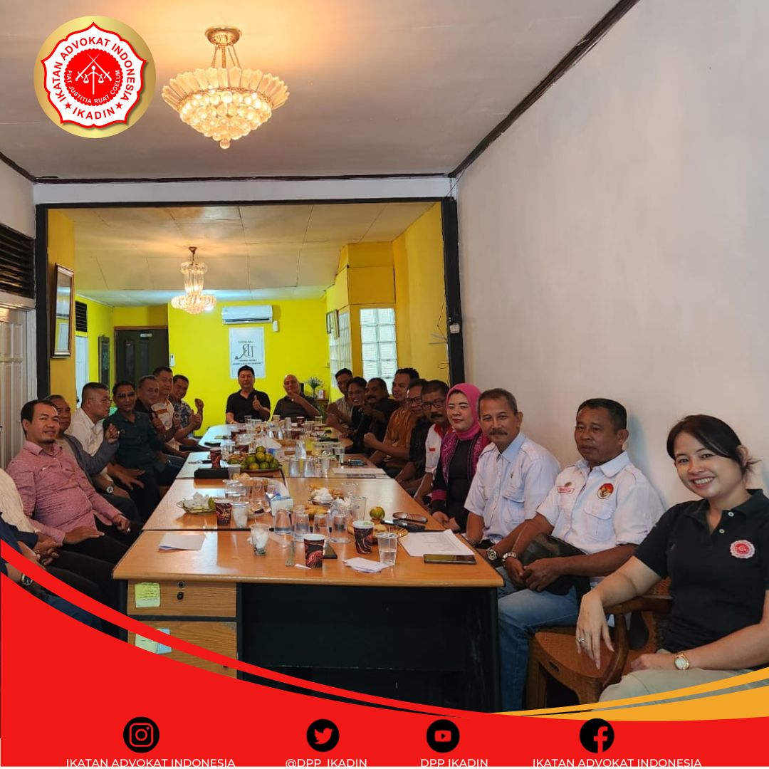 DPP_IKADIN's tweet photo. Ketua DPD IKADIN Provinsi Kalimantan Barat Daniel Edward Tangkau, S.H.,CLA bersama dengan para pengurus serta anggota DPD IKADIN Provinsi Kalimantan Barat &amp; pengurus serta anggota DPC  IKADIN Kota Pontianak dlm kegiatan Musyawarah Cabang pemilihan ketua DPC IKADIN Kota Pontianak. https://t.co/hEt4bZgCs0
