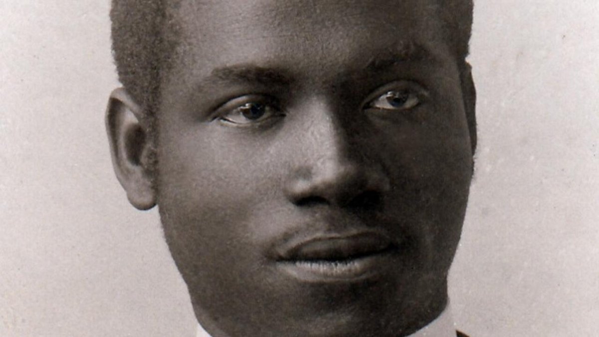 RFIAfrique's tweet photo. Allemagne: une nouvelle place au nom du résistant camerounais Rudolf Douala Manga Bell https://t.co/KP1rSbDYCA https://t.co/pjEIOflVzf