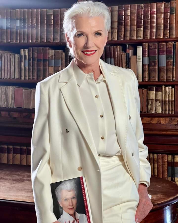 SecBrookeRollns's tweet photo. “I was raised by books. Books, and then my parents”  ~ Elon Musk

Thank you GIADA Academy and Tatler Magazine for a wonderful photo shoot and dinner in the magnificent @pinacotecabrera library and gallery  #Milan 
#AWomanmakesAPlan 📖
#ItsGreatToBe75 💪👩‍🎓

Maye Musk in Milan🇮🇹🚀 https://t.co/kVH2YESI9x