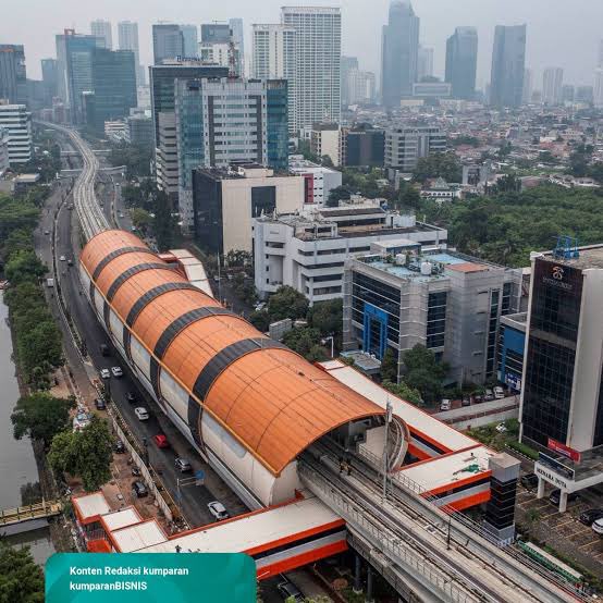 llllleonnov's tweet image. Pemilihan warna oranye untuk lanskap perkotaan yang didominasi concrete dan glass akan selalu menjadi keputusan warna yang teramat buruk.

Pasti oranye biar warna persija = warna jakarta kan? Stop pola pikir aneh lu men.