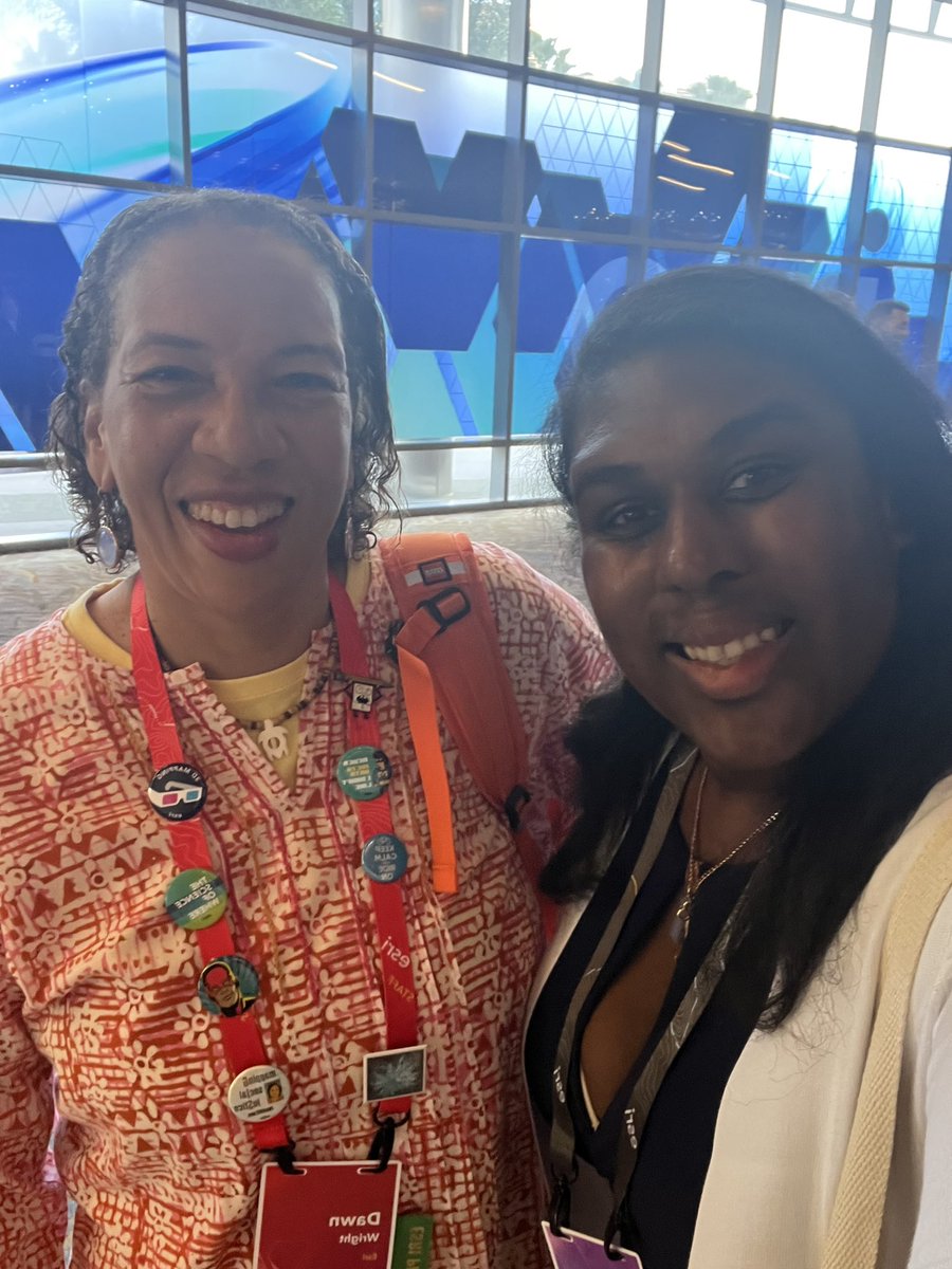 PAJeremiah's tweet photo. I had dinner with @deepseadawn tonight at the #EsriUC2023 of course we talked about the ocean and natural hair and research https://t.co/C4FunbhzFO