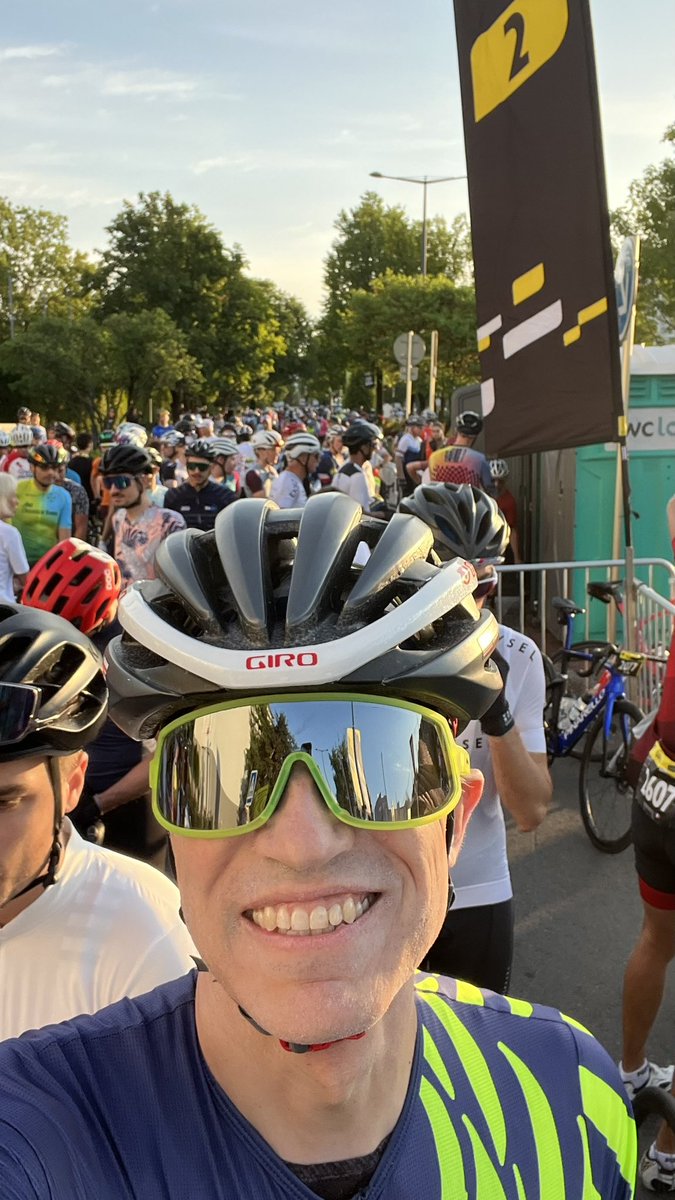 randomduck's tweet photo. Let’s do this! @letapedutour #EpicEuroTrip #RadlerlLife #PlayingBikes https://t.co/dzke0Hg6v2