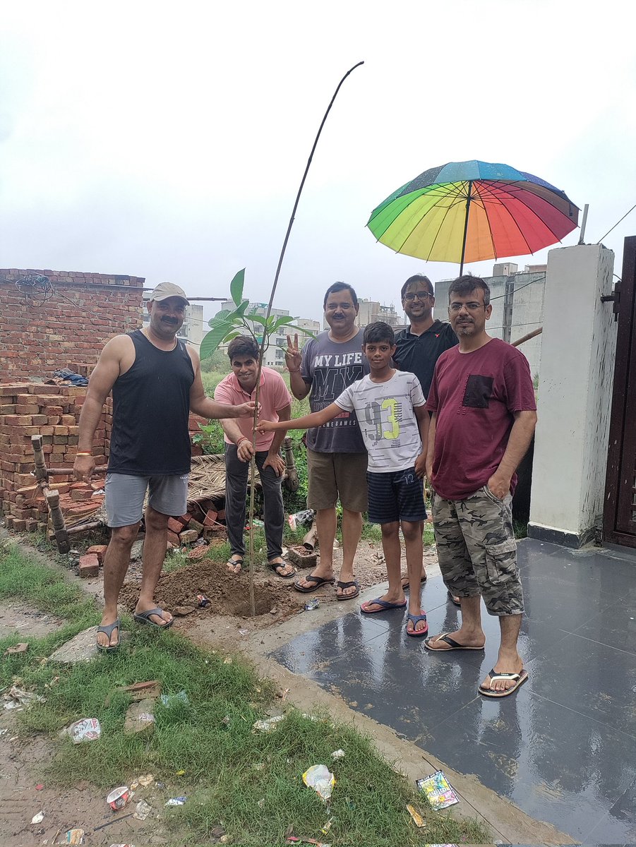 VijayNareshJ's tweet photo. वृक्षारोपण, एक सुखद एहसास
कार्यक्रम हमारे C ब्लॉक सेक्टर 85 , फरीदाबाद में
@aajtak @DIPRO_Faridabad @Aparajita_2018 @DC_Faridabad @MEF_GOV
@CSCegov_
@CscFaridabad @ashi_apple @PatankarRishi @mlkhattar
#ClimateActionNow
#ClimateCandidates
#Greeninitiative https://t.co/yDh4Zy4GGX