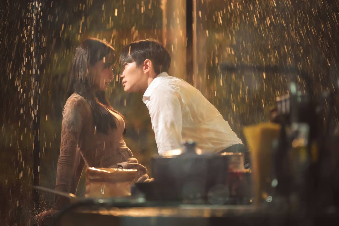 이준호♥임윤아, 입술 사이 거리 단 10cm..극강의 로맨스 텐션 '킹더랜드'

naver.me/xdkwvrwF

#이준호 #LEEJUNHO
#준호 #JUNHO
#킹더랜드 #Kingtheland #JTBC
#구원 #GuWon