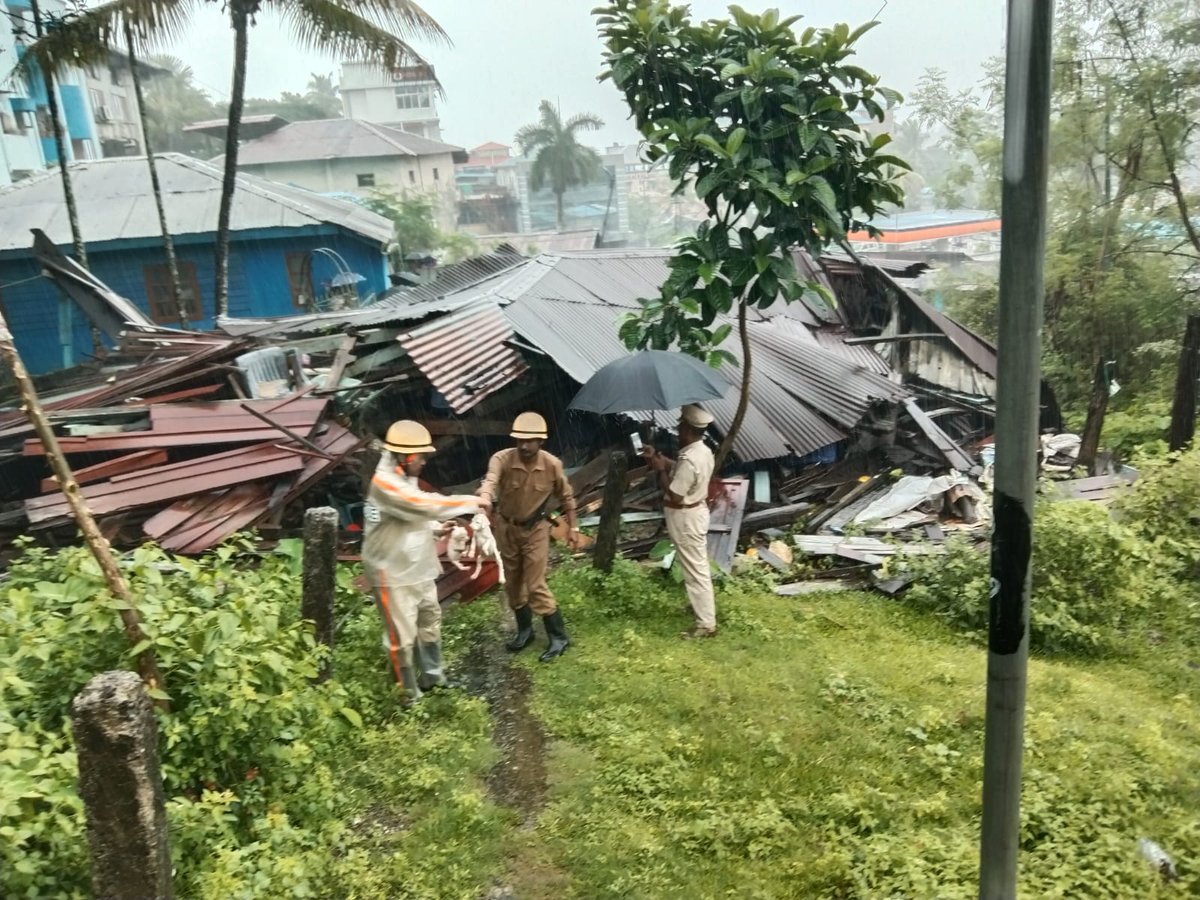 FireService_ANP's tweet photo. Outstanding Work by #FSAberdeen &amp; #FSChatham in responding to a structure collapse Call !

Their swift action ensured that there were no Casualties &amp; SAVED the lives of 04 PUPPIES trapped in the collapsed structure.

WELL DONE Firefighters in protecting the little ones. https://t.co/a58dUN7gXi