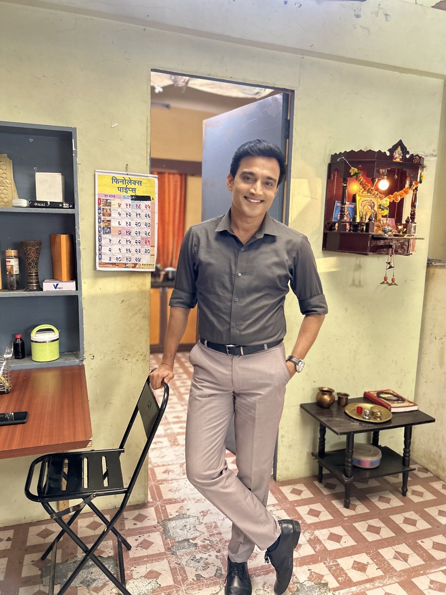 Deepkarparkar's tweet photo. Vidyut brings an electrifying energy to the set of @zeemarathi's "Serial 'Tu Chal Pudha'! ⚡️✨
#zeemarathi #marathiserial #deepakparkar #vidyut #TuChalPudha #tpclick #virals https://t.co/tymVIC7QjW