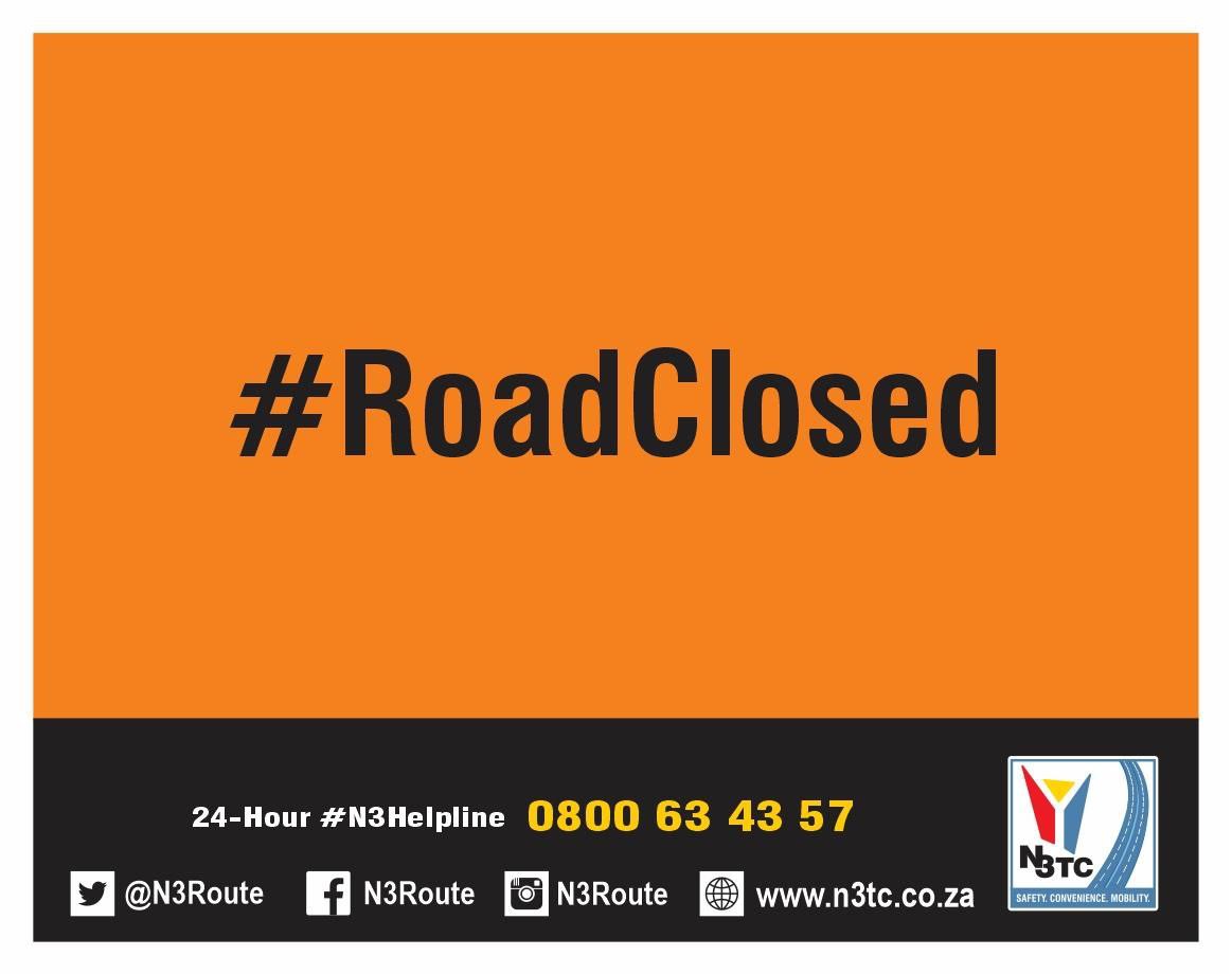 N3Route's tweet photo. 07h26 09/07 #N3VehicleFireUpdate: N3 6X 53.4 N #N3JoburgBound along #VanReenenPass. Recovery and clean up still in progress. The entire road remains obstructed. Please delay travel to the area. 00976 (04) https://t.co/SOG65CnPRu