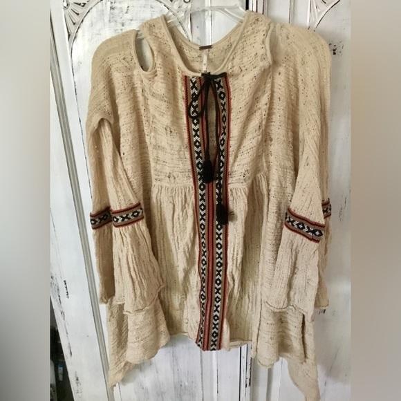 So good I had to share! Check out all the items I'm loving on <a href="/Poshmarkapp/">Poshmark</a> from <a href="/designsbyddt/">Designsbyddt</a> #poshmark #fashion #style #shopmycloset #freepeople: posh.mk/KvsdTYcLhBb