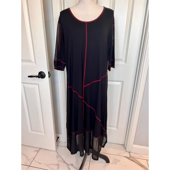 dmwey's tweet photo. So good I had to share! Check out all the items I'm loving on @Poshmarkapp #poshmark #fashion #style #shopmycloset #valeriafratta #johnroberts #vintage: https://t.co/xFwVzywlAC https://t.co/kzgnUaFb9H