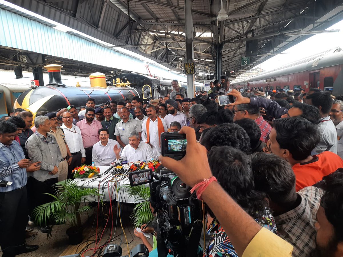 SamirDa72487830's tweet photo. #सीधीभर्ती
#RailApprentice
#Seniority
@IR_CRB 
@PMOIndia 
@AshwiniVaishnaw 
@DoPTGoI 
@MSDESkillIndia 
@BJP4India 
@NITIAayog 
Respected sir, We need old GM power for railway act apprentice. https://t.co/SII8TLCdm8