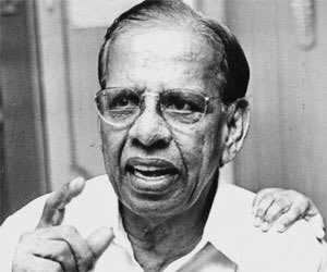 tamilmesh's tweet photo. நடிகர் நாகேஷ்  
தத்துவ மொழிகள்...

ரம்மி சீட்டுக்கட்டில் வெளிப்பக்கம் ஒரே மாதிரி டிசைன்கள் போல தான் மனிதர்கள்.

சீட்டை திருப்பி உள்ளே பார்த்தால் தான் தெரியும்....கிளாவர் எது ,ஹாட்டின் எது, ஸ்பேடு எது ,டைமண்ட் எது, ஜோக்கர் எது என்று....அது போல தான் மனிதர்களின் சுயரூபங்களும்.! https://t.co/ckK4m1wH5X