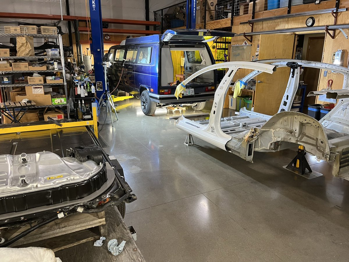 TesFalia tweet media