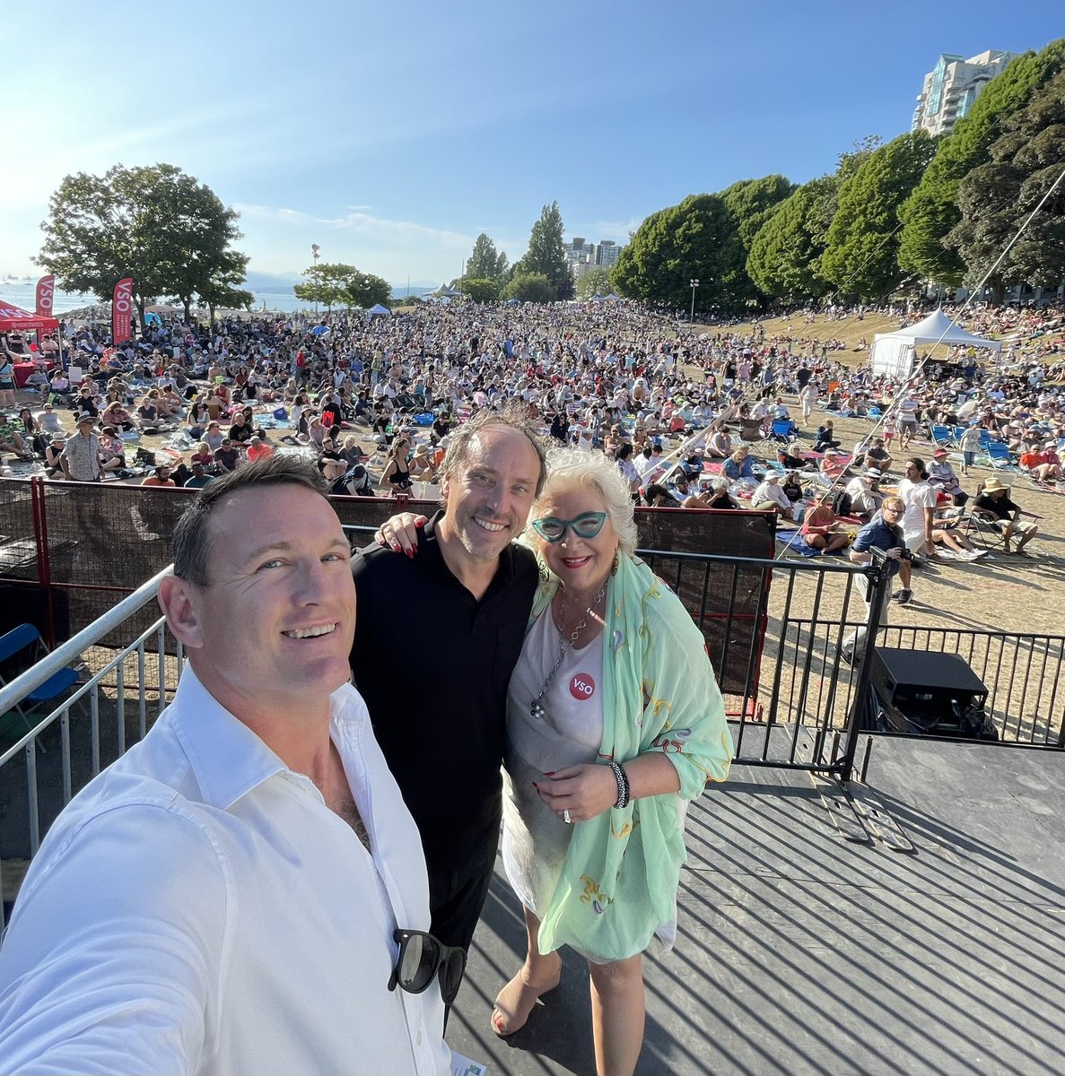 BrennanBastyo's tweet photo. Power of live music to bring people together. Our world needs more great music. 
Thank you @VSOrchestra, @ottotausk and VSO school of music for a fabulous night at Symphony at Sunset @ParkBoard . https://t.co/XhXUj8t50j