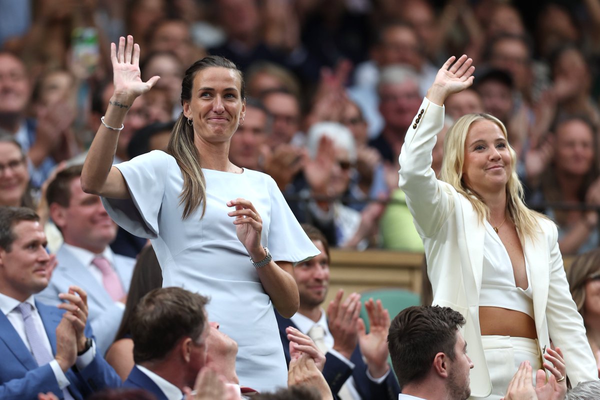 Lionesses's tweet photo. 👋 Flying the #Lionesses flag at @Wimbledon yesterday! 🎾 https://t.co/YcpuYkOeox